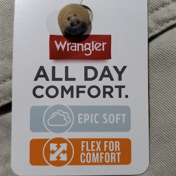 Wrangler Long Sleeve Solid Twill Shirt - Picture 5 of 6